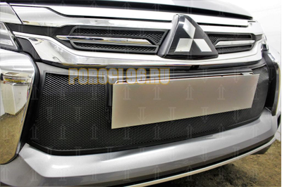 Защита радиатора Mitsubishi Pajero Sport III 2016- (4 части) black верх