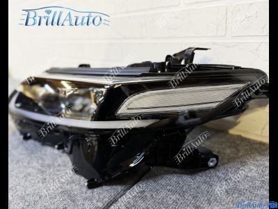 Фары Toyota Camry 70 стиль Lexus