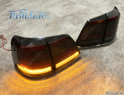 Cтопы Toyota Land Cruiser 200 07-15 LED темные БЕГАЮЩИЕ