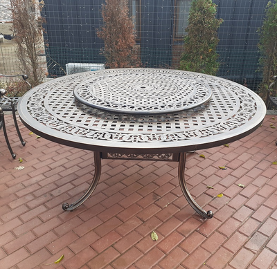 Круглый стол из литого алюминия