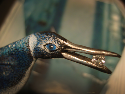 "Пингвин Мерилии", необычная брошь с натуральным морганитом