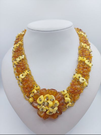 Колье из Чешского бисера и натурального янтаря 00956
