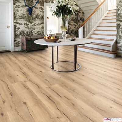 Декор ламината Haro Tritty 100 Gran Via Дуб Италика Кремовый 530693 в интерьере гостиной