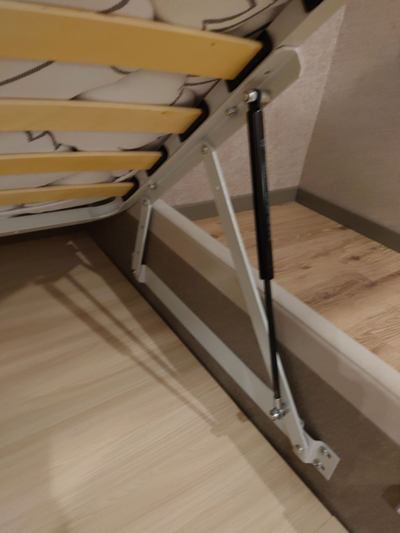 Современная дизайнерская кровать Мегаполис, мягкое высокое изголовье, квадратная стежка, фанера, усиленная металлом, с подъемным механизмом и бельевым ящиком