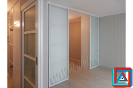 ФОТО 7 - скольжение вдоль задних стенок шкафов