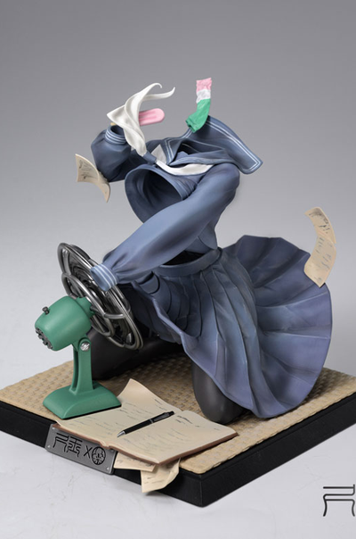 Фигурка Школьница-невидимка с вентилятором (Natsukaze)