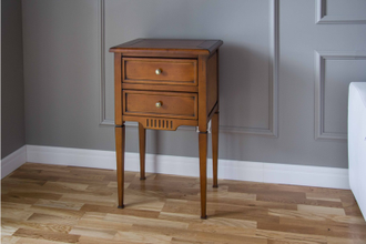 Тумба прикроватная с 2 ящиками на высоких ножках.