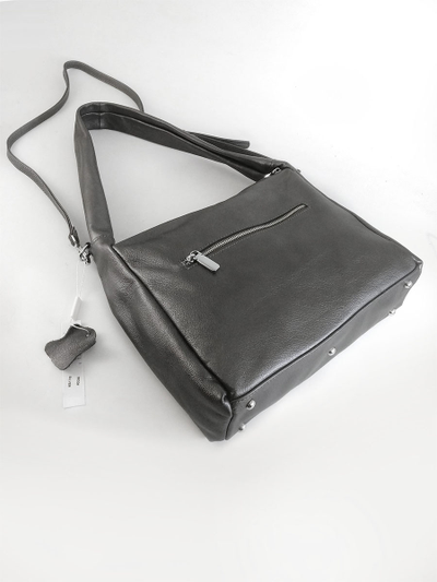 (АРТИКУЛ: 10122/1/5) СУМКА, СРЕДНЕГО РАЗМЕРА, НАТУРАЛЬНАЯ КОЖА, СЕРАЯ С НЕБОЛЬШИМ БЛЕСКОМ, ДВА ОТДЕЛЕНИЯ, ЧЕРЕЗ ПЛЕЧО