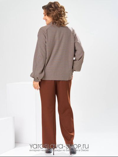 Костюм двойка: жакет в клетку и брюки терракотового цвета