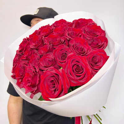 Букет красных роз Эквадор премиум 25 шт