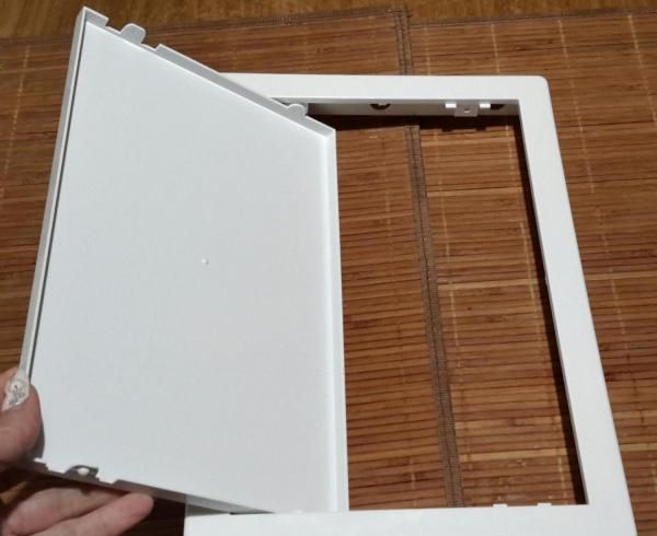 Люк ревизионный пластиковый