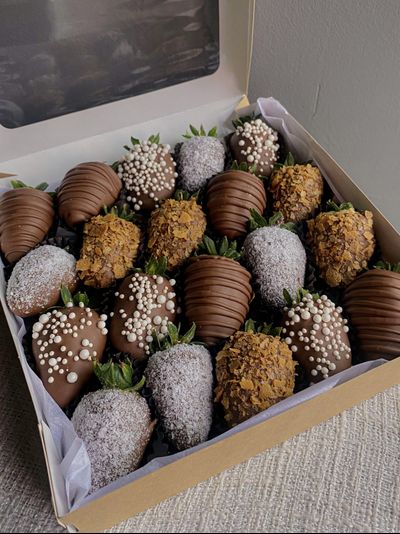 Набор клубники в шоколаде "Молочный"