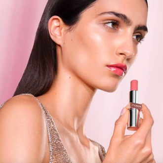 Prada Light Glowing Lip Oil Stick - Увлажняющее масло-стик для губ