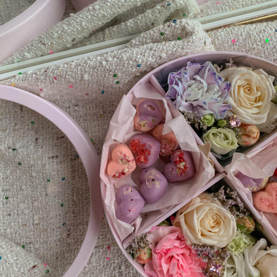 Конфеты шоколадные с цветами