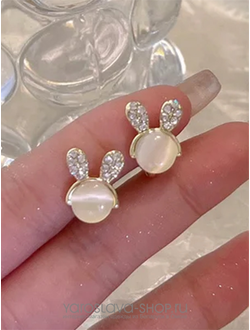 Модель : АЛ-339.Клипсы в форме зайчика со стразами и белым камнем