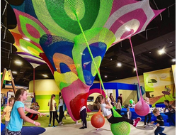 Вязаный игровой лабиринт «Красочные сети «Авоська»