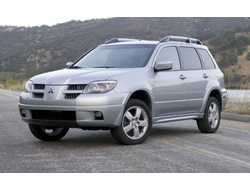 Автомобильные авточехлы Mitsubishi Outlander с 2000-2006 г.в.