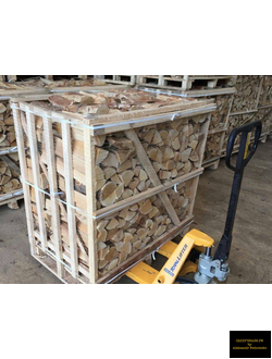 колотые дрова твердых пород на палете