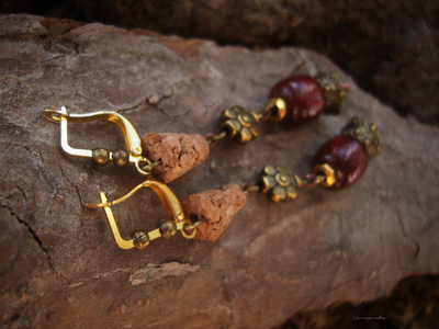 Бохо-серьги "Вино из шиповника" с тигровым глазом и дисками гитарных струн