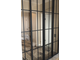 Подвесные двери-купе из стекла в клетку.