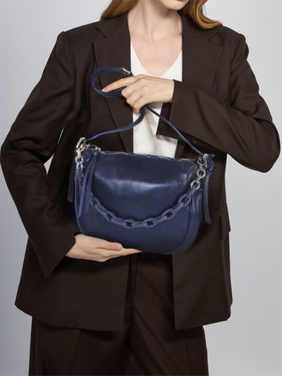 (АРТИКУЛ: 9760/1/01) СУМКА ЖЕНСКАЯ, НЕБОЛЬШАЯ, НАТУРАЛЬНАЯ КОЖА, ТЕМНО-СИНЯЯ, С ПЛЕЧЕВЫМ РЕМНЕМ, С ЦЕПОЧКОЙ