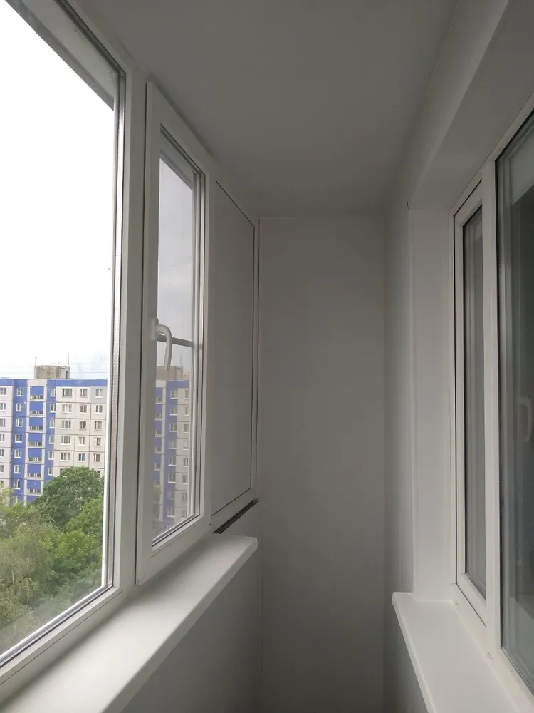 отделка балкона пластиковыми панелями