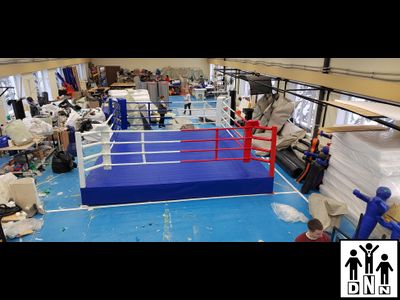 Ринг боксерский на помосте разборный (помост 7,5х7,5м,высота 0,5м,боевая зона 6х6м) DNN