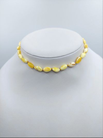 Детские бусы из натурального, Пейзажно-матового янтаря через узелок, оливка, Арт 71