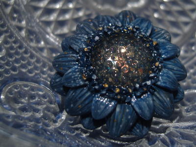 "Каллистефус Галактика", мини брошь с космическим цветком