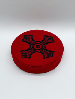 Сменный верх для кубанки. Красный вышитый крест - черная нить