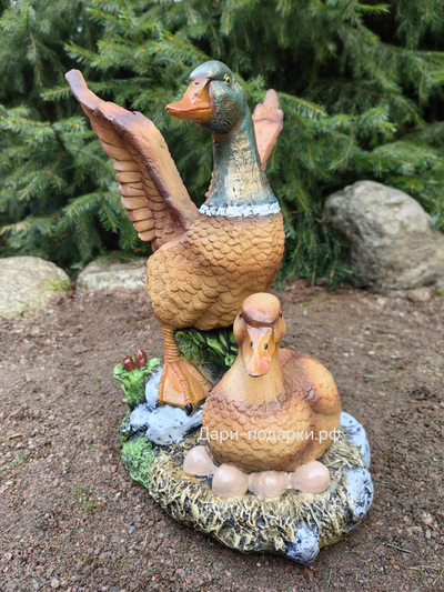 Утки пара в гнезде 42*38см  полистоун Россия 2337/012698