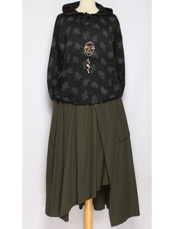 Джемпер  "ЦВЕТНОЙ КАПЮШОН мелкие ЦВЕТЫ"  чёрный