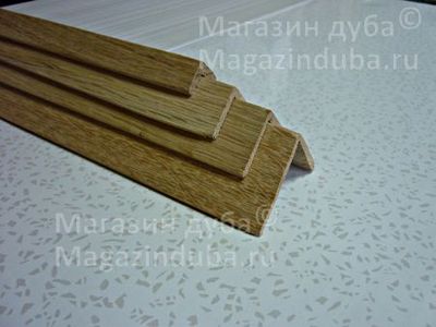 Уголок деревянный