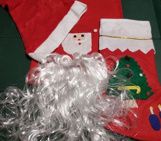 Новогодний набор деда Мороза ( борода, колпак, мешок, носок), цена за 1 набора