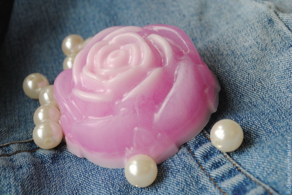Перламутровое мыло. Розовое мыло. Мыло с перламутром. Перламутровое мыло розовое. Розовое мыло ручной работы.