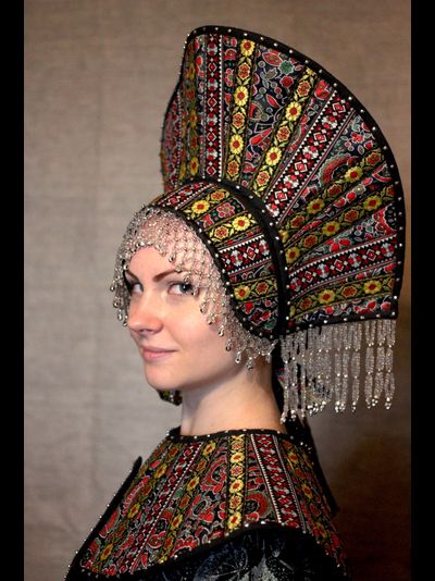 Кокошник "знатной славянки".