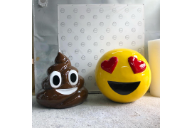 Большие фигуры эмоджи из стеклопластика