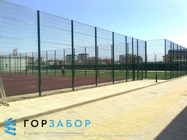 Установка 3Д ограждения для спортплощадки