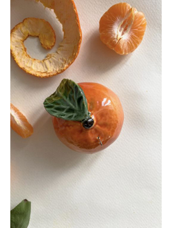 Мандарин с листком