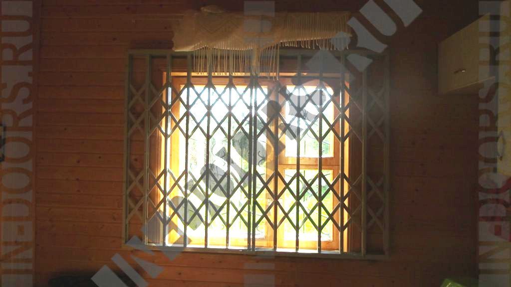 Раздвижные решетки на окна в деревянный дом 33