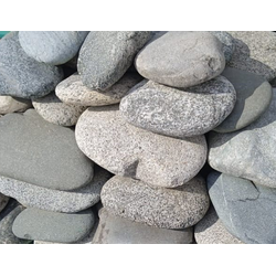 Галька плоская пестрая речная, фракция 200-300 мм