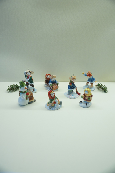 Снежки - зимние забавы