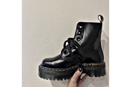 Мартинсы черные лакированные на платформе 