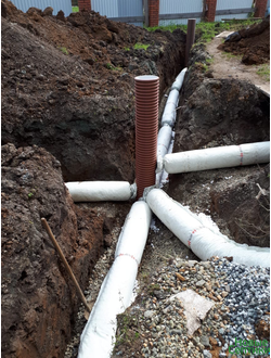 Соединение магистралей модулей дренажной системы ЛАЙТРОК в распределительном колодце