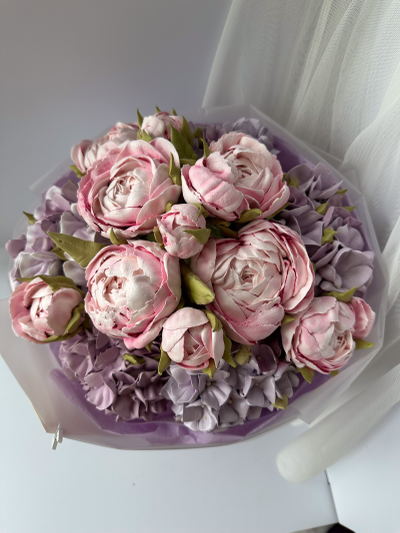 Букет пионов и гортензий из зефира
