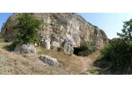 вход в пещеру Кырк-Азиз