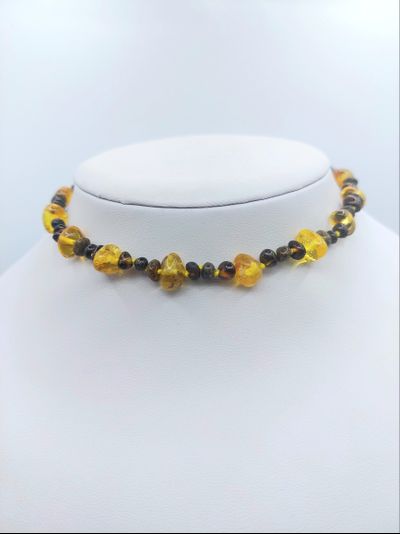 Детские бусы из обработанного янтаря через узелок арт.19