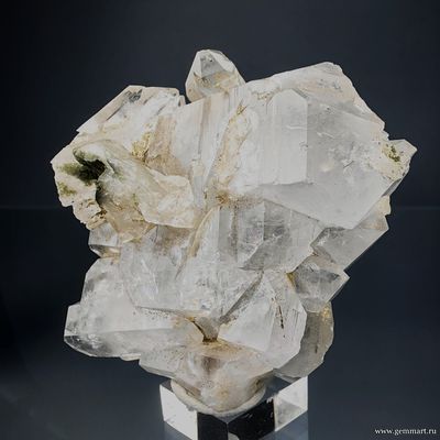 Горный хрусталь с включениями хлорита. Северная Осетия.