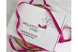 Лазерная резка логотипа на коробке