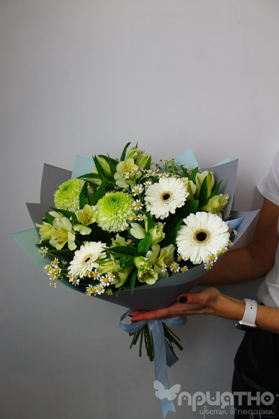 Букет цветов на 8 марта № 725